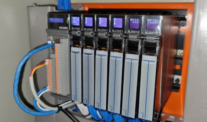 CLP Nexto Altus CLP Nexto Altus em máquina Sopradora